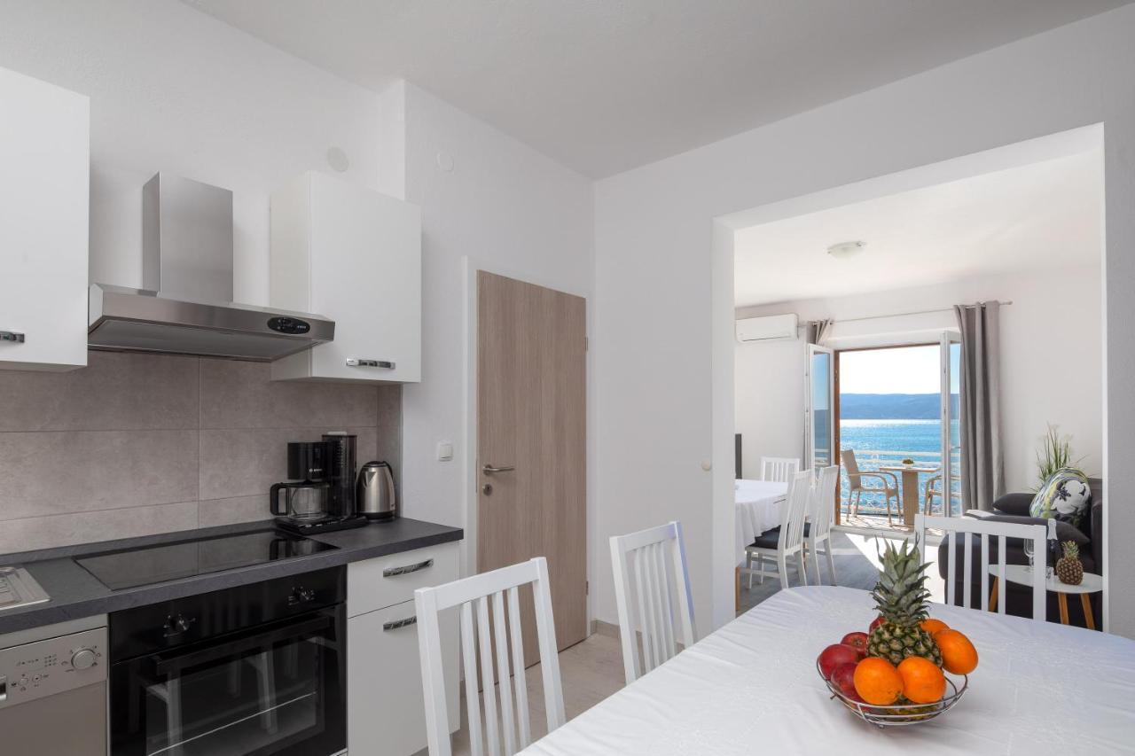 Apartments 20 Meters From The Beach Jesenice  Exterior foto