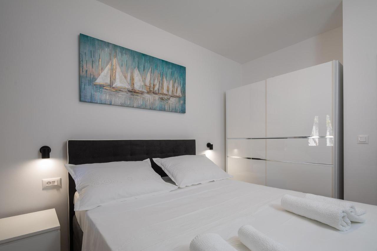 Apartments 20 Meters From The Beach Jesenice  Cameră foto